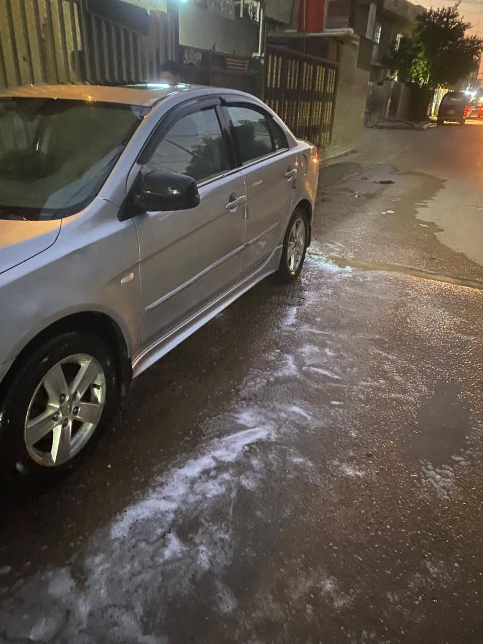 سلام عليكم عندي سيارة قرش 2009 سيارة خليجية سيارة لاظربة ولاصبغ بس محولبةسيارة كير ومكينة مكفولات فول مواصفات فتحة وتحكم ستيرن كير عادي أوتوماتيك***********
