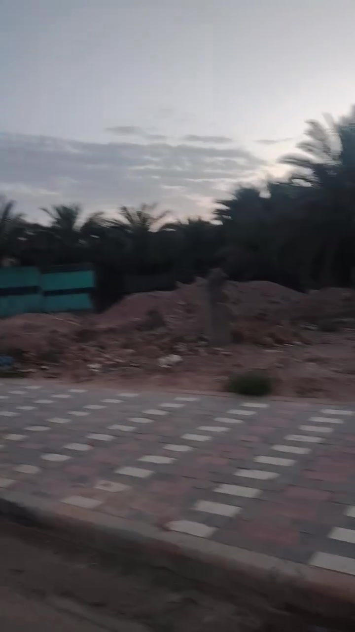 1600م أرض على الشارع الخدمي لدخول زوار الامام حسين ع كربلاء شارع بغداد للستفسار *********** //***********

