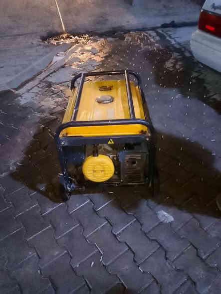 سلام عليكم مولد بانزين 21انبير مستخدمة 15يوم فقط طلعتهة من شركة شغلتهة 15يوم ونوب ضميتهة ماناقصهة اي شي بجيس بعدهي عنواني البصرة القديمة رقمي***********ماخذهة ب800الف ابيع ب500وبيهة مجال لعيونكم
