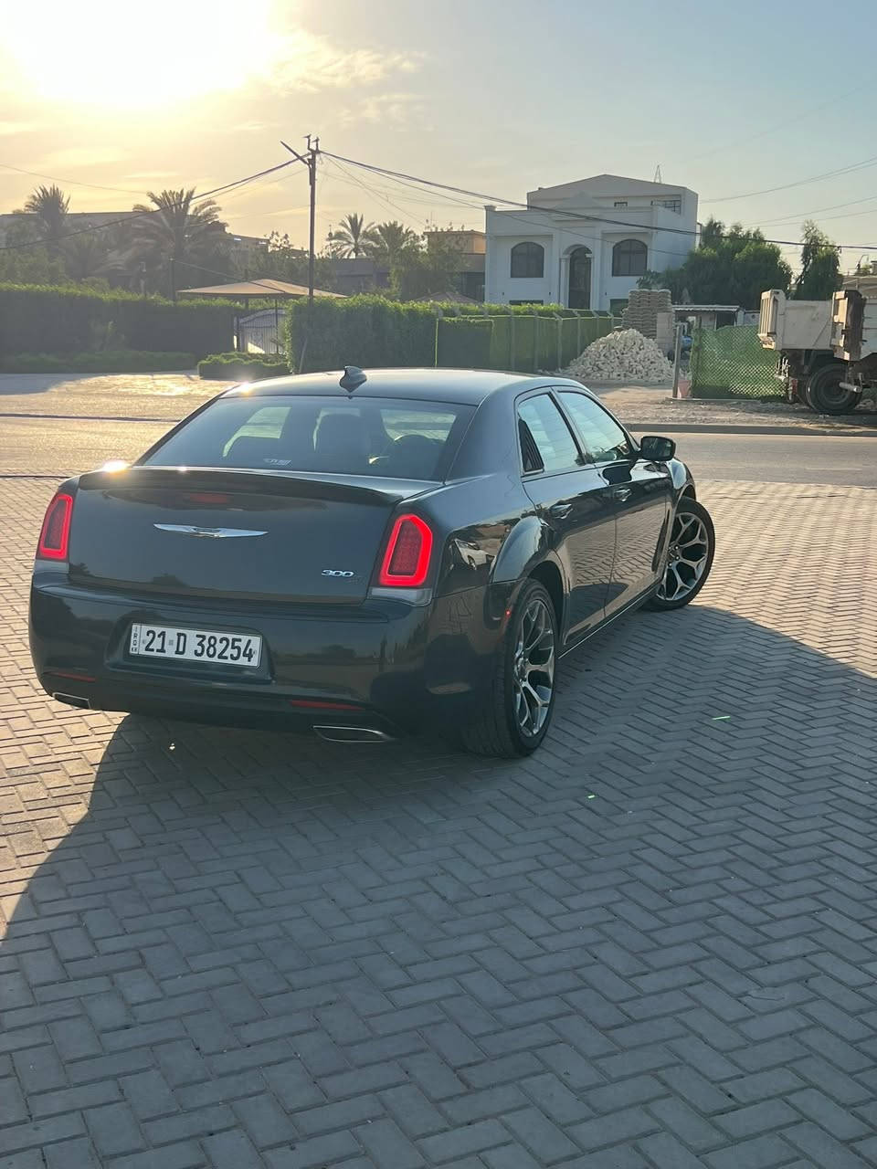 السلام عليكم …
كرايسلر 300S . كندي

الموديل :2019

العداد : 70 MI

المحرك : V6 . 3.6L .

( السياره كلين تايتل كفاله عامه حتى الداعميات شرط بدون صبغ وبدون تعديل السياره جاهزه )  ✅ هزه جديده 2027

المواصفات :

• مصابيح امامية زنون مع LED .

• ويل قياس 20 أنج .

• حساسات خلفية .

• شاشه كبيرة مع نظام ملاحة نفكيشن GPS .

• سستم صوت الپاين مع سماعات بريميوم .

• المقاعد الأمامية كهربائية .

• مقاعد أمامية تدفئه .

• تشغيل عن بعد .

• ستيرن كهربائي .

• محدد سرعة .

• تلفون بلوتوث .

• كاميرا خلفية .

• مرايا متحسسة للاضاءة العالية .

• نظام سبورت شفتات بالستيرن .

*كير ماوس

*كشنات جلد

• دخول ذكي (بصمة) .

سعر السياره :240

مكان السيارة :بغداد العلام

للاستفسار :

***********
