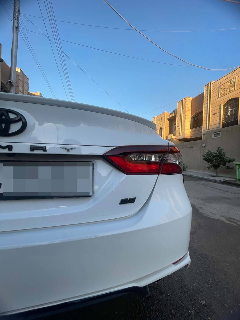 كامري ٢٢ SE
ماشيه ٥٥الف 
رقم اربيل 
بدون صبخ وفتح وايرباك وشاصي
مكانه تكريت
سعر ٢١٨وبيه مجال
***********
