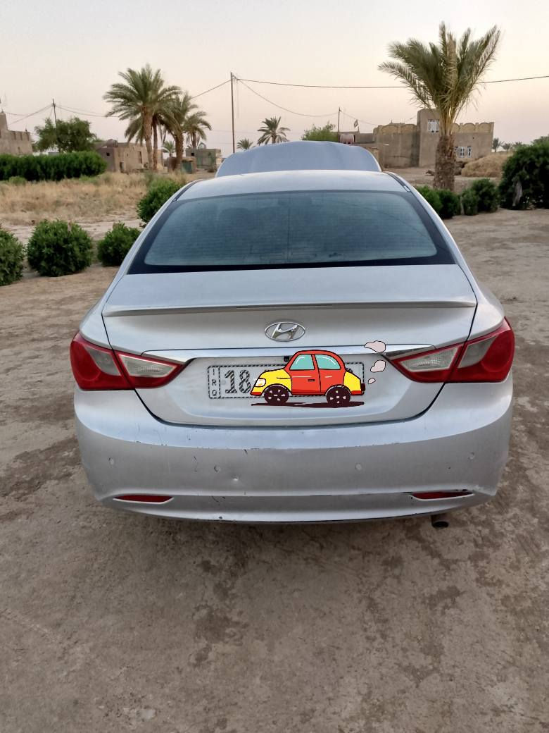 سلام عليكم سوناتا موديل 12وارد كوري 
السياره مصبوغه عام جماليه فقط وبيهاا جاملغ عكس السائق الخلفي بي معجون فقط والبافي كفاله 
تحكم ستيرن كرسي كهربائيّ اشاير بالمري مري شفط نطام بالمري شاشه كبيره ويل كب تبريد شغال السعر 103وبيهاا مجال رقم بابل بسمي مشروع وطني هزه جديده سنويه لل 27 العنوان الديوانية الحمزه الشرقي رقم الهاتف ***********
