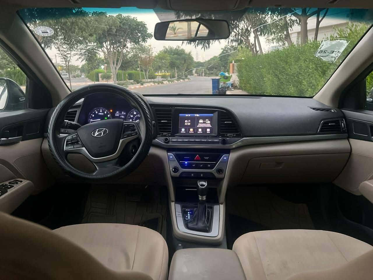 تحيه طيبه 
هونداي النترا 2017
رقم اربيل جديد وسنويه جديده
وكاله عامه باسمي شرط تحويل 
ضرر جاملغ وبونيد وبيها بارد 
السعر 112 سياره جاهزه ***********
