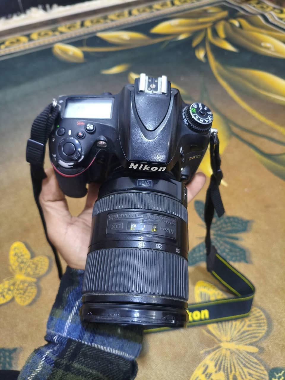 السلام عليكم ورحمه الله..كامره للبيع 610فول فريم  بيهه عدسه 18...300 vr ..مع الملحقات جنطه وحزام وبطاريه وشاحنه ...مكاني ديوانيه ..يوجد توصيل ..للطب الاتصال على الرقم 📞 ***********
او مراسلة الصفحه الشخصيه ..ملاحضة السعر 780. وبيهه مجال
