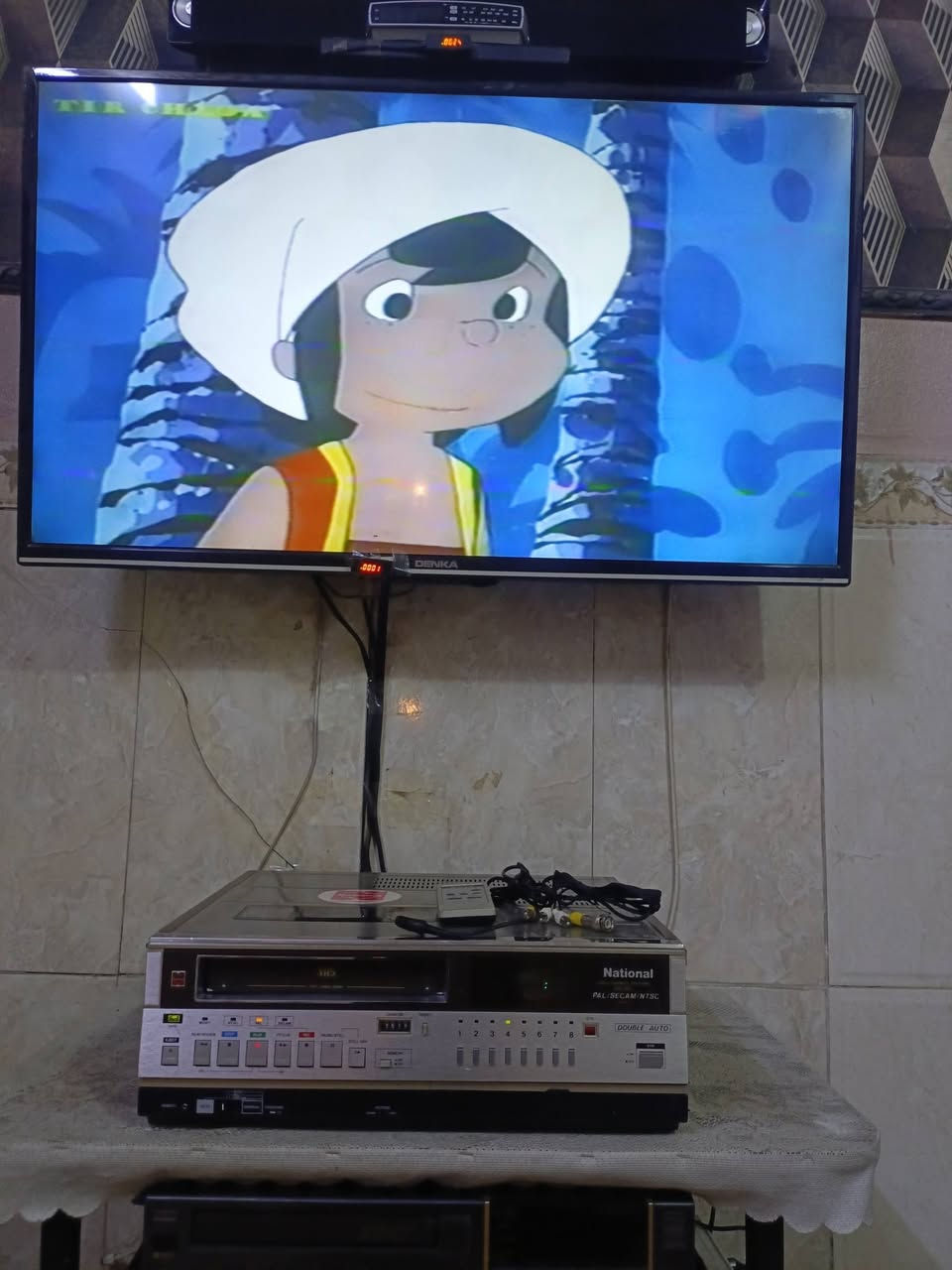 للبيع 
فديو كاسيت ناشيونال(NV-390)
.3.أنظمه أستيراد مؤسسه بدايه الثمانينات..يعمل على الشاشات الحديثه والتلفزيون القديم بنظام AV-RF جداً نظيف شغال وبحاله ممتازه خالي من التصليح والعيوب نهائيا بلاد وضع شركه 
هيد شركه بلاد.. أداء وعرض وتسجيل 
للاستفسار (***********) متواجد واتساب ماسنجر.. يوجد توصيل 
((السعر مراسله الصفحه))
