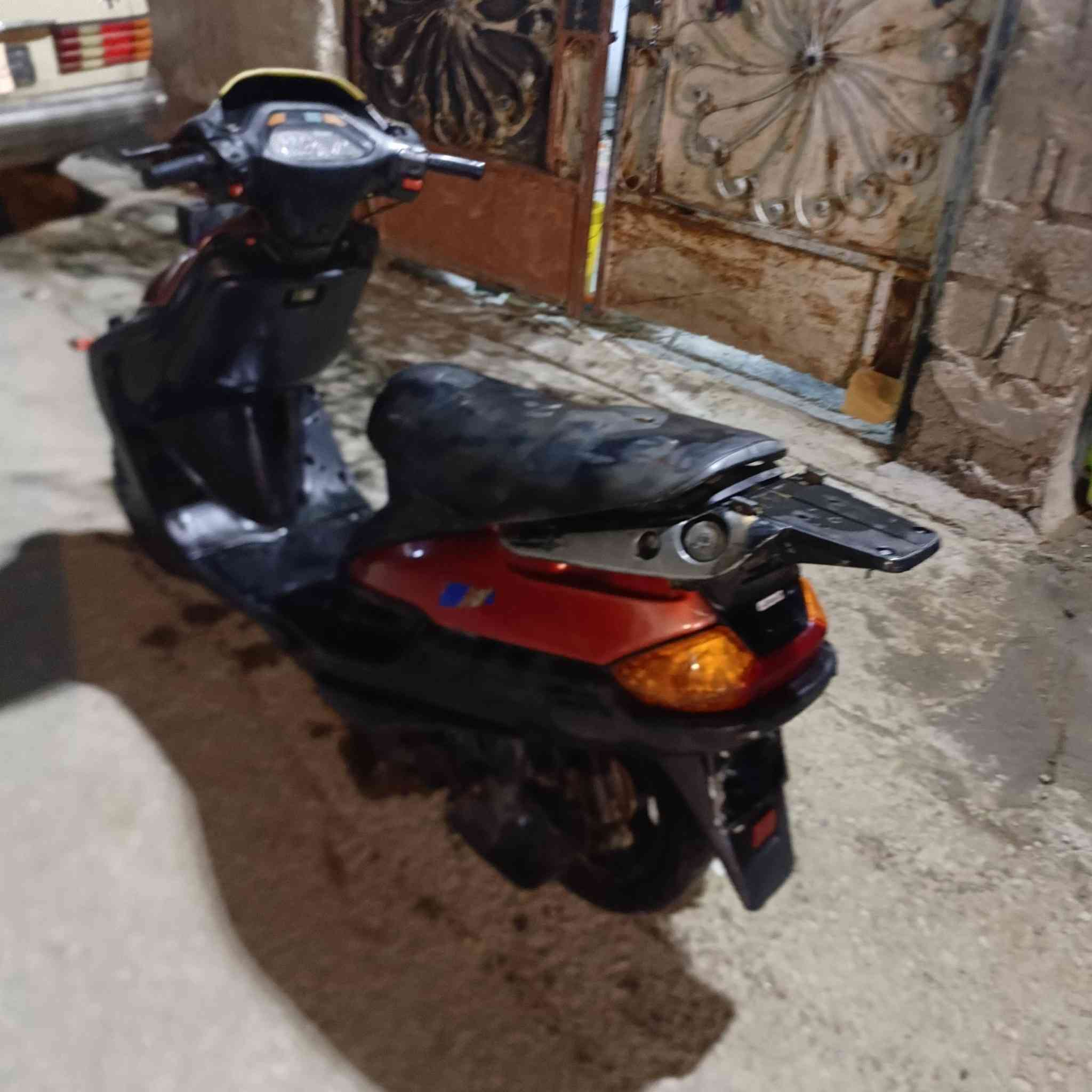 دراجه اللبيع فراشه محرك مجفت  صاريومين  شرط اشاير ليت عاليه ناصي بك ليت شلعه  كامله بس باتري عوزه بعقوبه التحرير سعر ٢٧٥ بيه مجاله تصال***********
