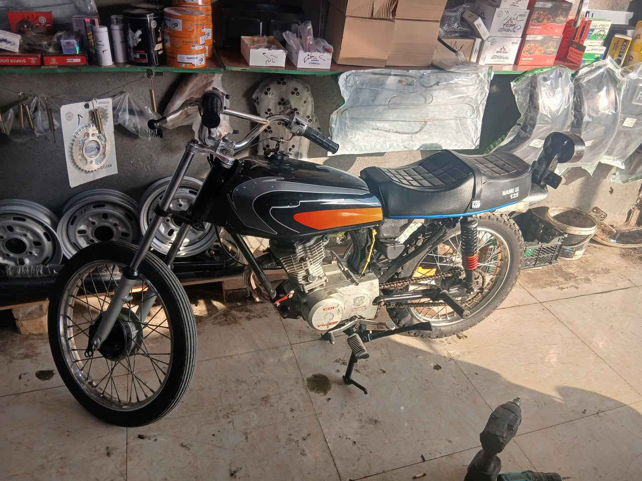 دراجه كلك مكفوله من سرقه مكينه طافيه نار بيه بس ماتشتغل السعر قفل 250قفل مكان ناصريه فضليه لتصال***********
