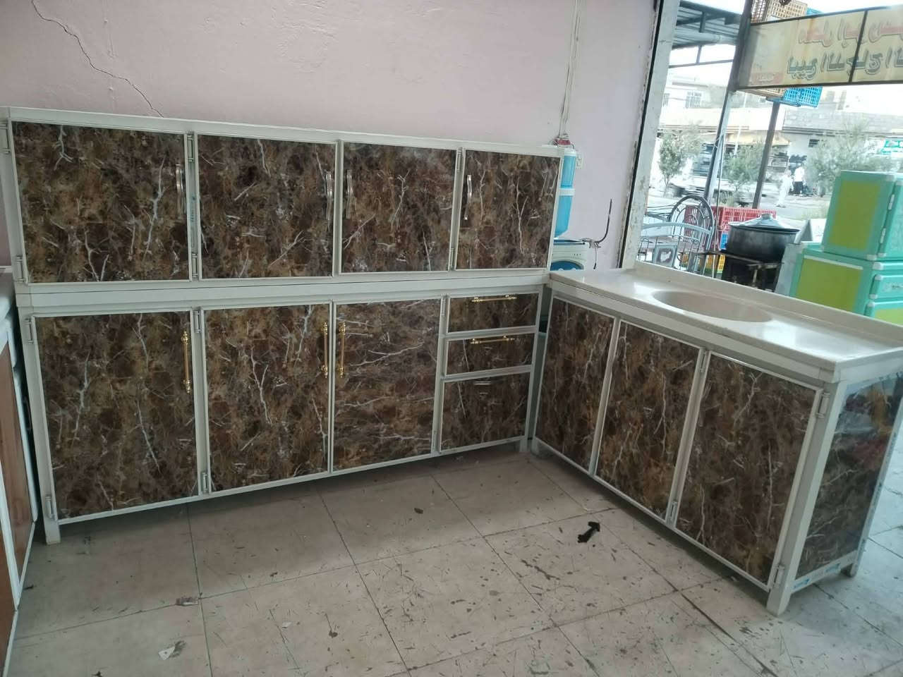 للبيع كونتر ارضى ملحق مترين نضيف سنك ١٣٠سم كرانيت سعر ٢٨٠ بي مجال *********** اسيا ***********
