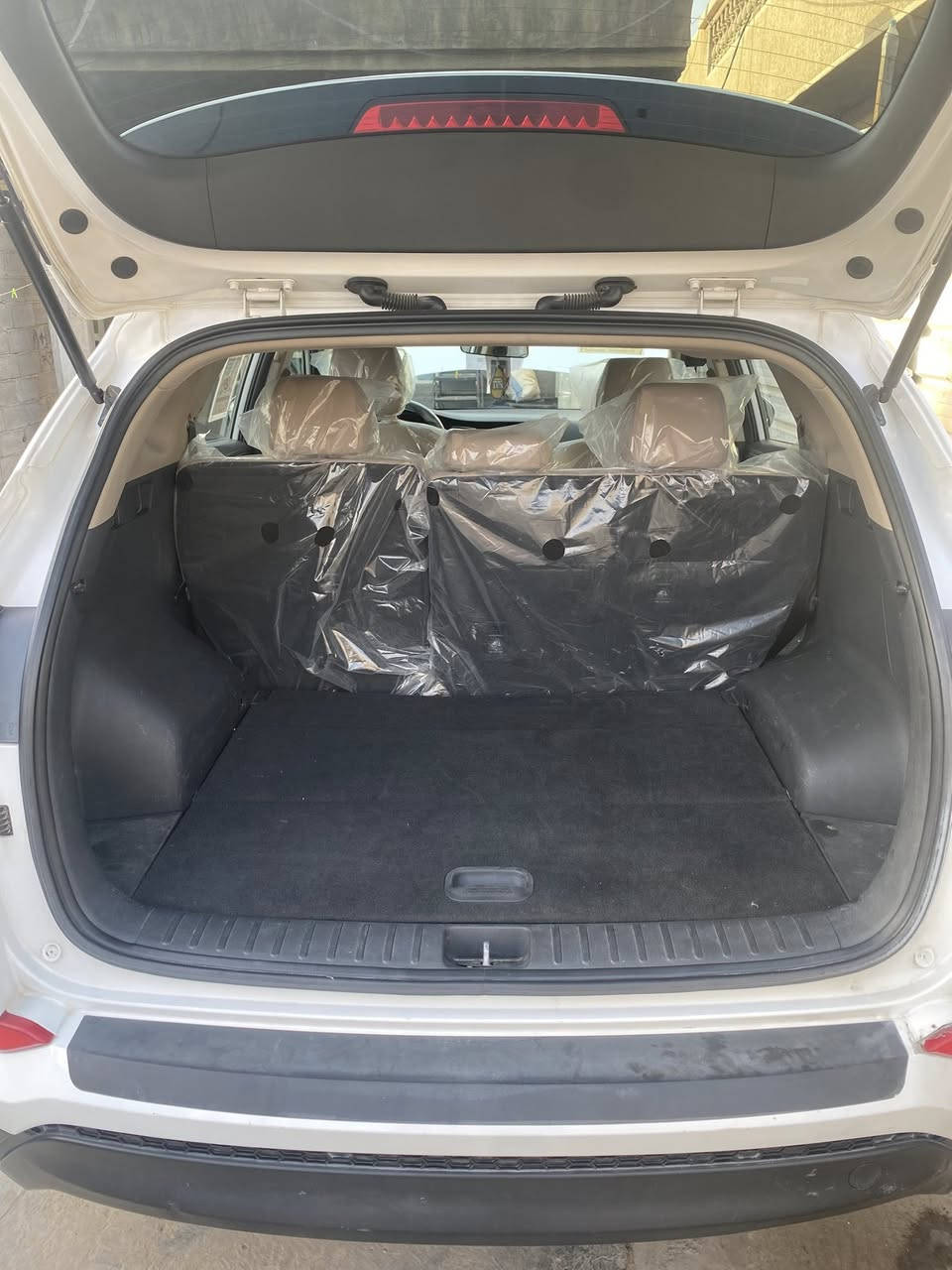 السلام عليكم توسان 2016 السيارة  بحالة جيدة كير مكينة صدر تخم تاير كلة جديد سيارة حادث جاملغ امامي مرجع بارد فقط وبنيد صبغ بالعراق اثر شخوط فقط عداهة سيارة مكفولة سنوية جديدة بسمي  السعر ١٥٣ وبيه مجال مكاني بغداد ***********
