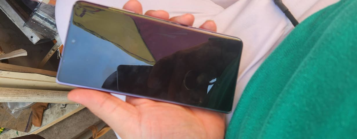 هونر ماجك V2 جهاز قابل لطي
ذاكره الجهاز ٥١٢ /رام ١٦ +٧/ دبل سيم كارت جهاز نضيف بي فقط نقطه واحضه بل ايباد وفطر بل صفيره وحهاز ضمان وشرط صاحبه ماخذه بمليونين و٦٠٠  يعتبر من انحف الاجهزه بل عالم سعر جهاز مطلوب عليه مليون وبي مجال شاري يتصل لو يجي خاص ورجاء الي مو شراي لايراسل (***********) كركوك, العراق
