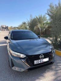 نيسان سنترا موديل 24   الممشى 12 الف كيلو  فئة السيارة sr plus   لون س...