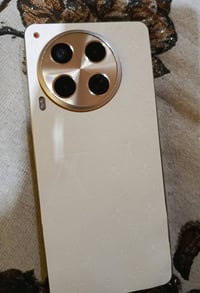 تكنو كامون 30 • ٢٥٦ • الظهر يحتاج تبديل