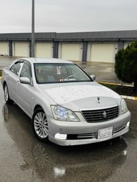 كراون • ٢٠٠٥ • فتحة سقف كاميرا