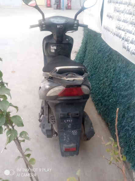 السلام عليكم دراجه للبيع نضيفه وجاهزه من كولشي نكره سلف محرك امجفت تجفيت درجه اولى نوع الدراجه ماكس 140 العنوان الغزاليه شارع المرور  رقم الهاتف *********** السعر 300 وبيهامجال قليل حك الجيه
