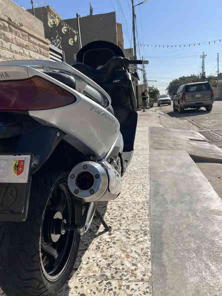 السلام عليكم تيماكس 500 موديل 2007 الدراجة كفالة عامة من كل النواحي نضافة الكفرات 85  الدراجة جديدة واحلا من الصور عليها تاير خلفي جديد ومنضومة زينون عالي ناصي الدراجة على ايدي وما افولها بس محسن شلعة ومعدل قوي جداً جيب وياك فيتر وافحص 
السعر 18 مكاني بغداد الدورة للاستفسار متوفر واتس او اتصال 
***********
