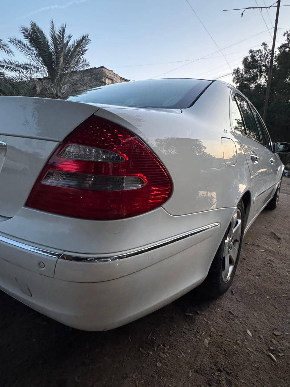 مارسيدس E320  W211 موديل 2003 رقم بغداد مشروع وطني باسمي مداور ثاني يوم على وضع البلاد ماعدا تبديل الجاملغ الامامي جهة السائق ومواصفات السيارة لا داعي لذكرها بالاضافة الى انها مزودة بكامرا ت تسجيل امامي خلفي وبالداخل إضافة إلى شاشة حجم كبير أصلية حديثة
السعر المطلوب 115 ورقة بيع مستعجل وفيها مجال بسيط للطيبين
الاتصال على الرقم ***********

