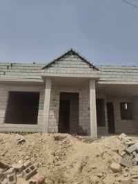 يوجد كادر بناء بلوك وشغل درجة وألئ الف ٢٧٥ معه تثبيت البوب الشبابيك وش...