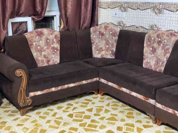 ديوان للبيع 7 امتار ونص
العدد 5 قطع وزاوية
السعر 160
العنون حي السماح الاولى
الرقم للاستفسار ***********
