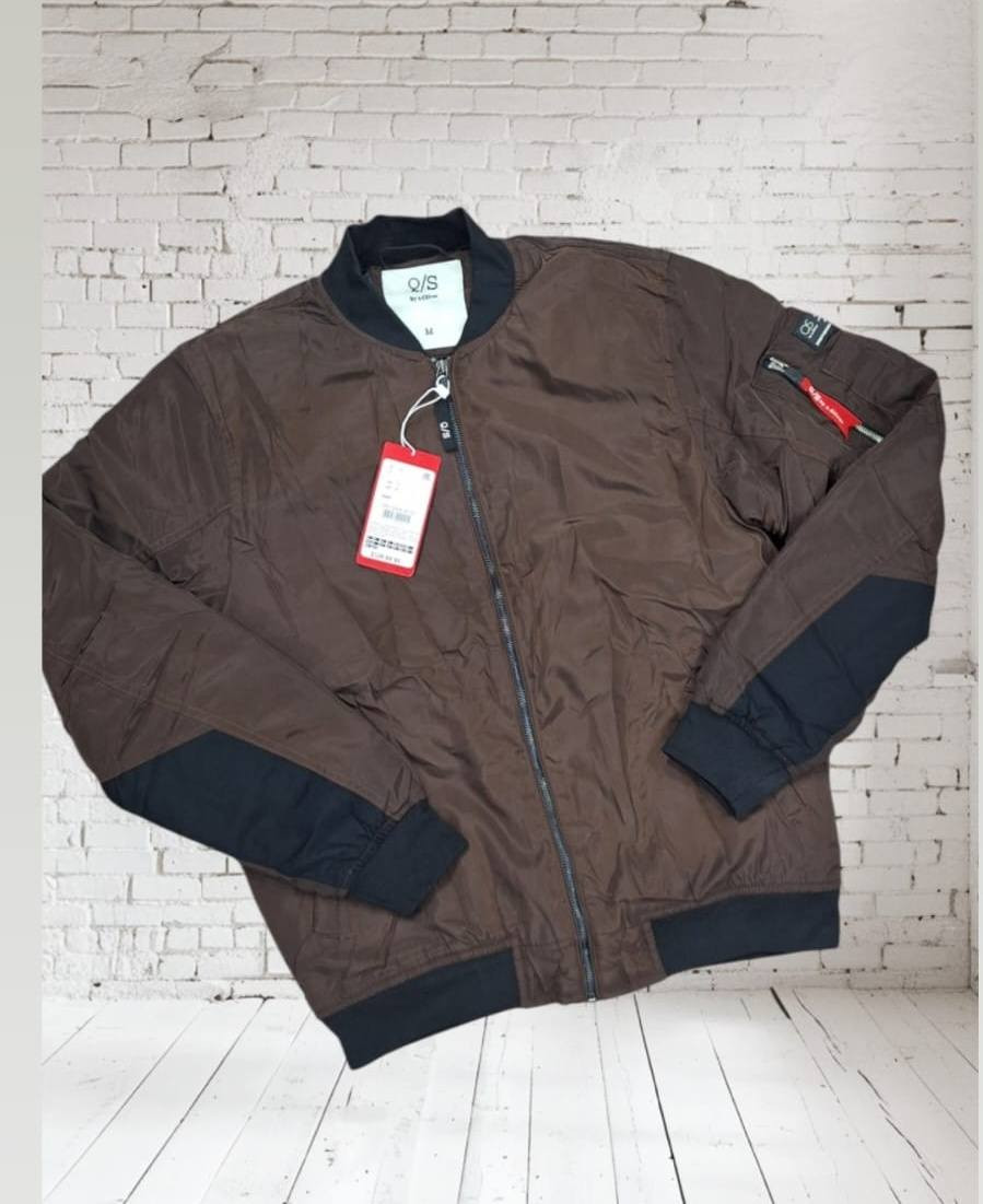 #قمصلة س. أوليفر بلاك ليبل وQS by s.Oliver  المنتج عالي الجودة الماني القياسات المتوفرة S.M.L.XL. متوفرة حاليا بربع سعر الوكالة 35 الف فقط للحجز والاستفسار مراسلة الصفحة أو الاتصال على الهاتف ☎️ *********** العنوان #بغداد العطيفية شارع المحكمة مجاور حلويات القند الفرع الثاني بغداد علي الصالح حي المعتصم قرب مجمع رويل ستي خدمة توصيل لجميع المحافظات #العراقية. الموقع https://maps.app.goo.gl/eJGQqJrHx5JHtNK89.
