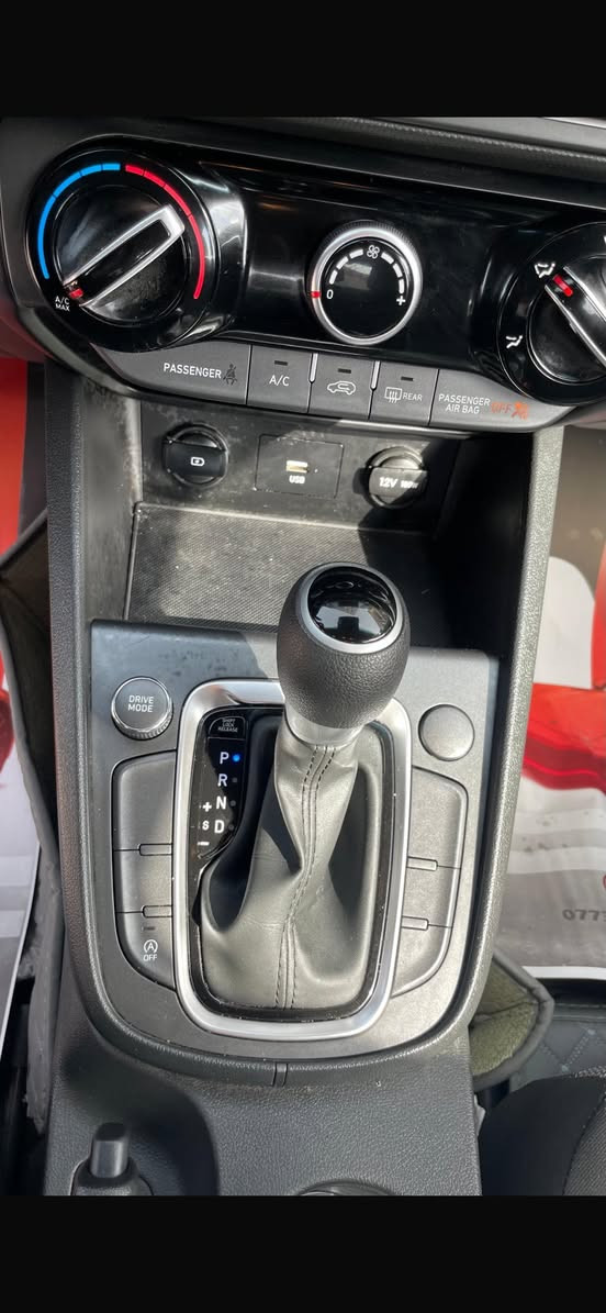 السلام عليكم
للبيع كونا موديل 2023
الموصفات
سويج
كشن عادي
مكينه 2000 دوش
رادر امامي
رادار خلفي
رادر جانبي
كامره دواره
رادار تحديد المسار
ويل 16
السيارة جديدة كلش
حادثها موجود بالصور ورقم الشاصي هم موجود وصور
السونارهم موجودة
السعر 150 $ وبيها مجال بسيط
الاتصال على رقم
+964 773 232 3033
مكان السيارة المنصور


**إذا كنت صاحب هذا الإعلان وتريد حذفه لأي سبب، رجاءا أرسل رسالة إلى الدعم الفني**