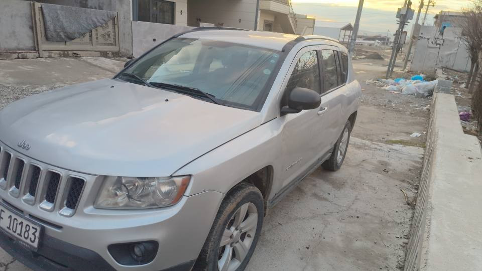 جێب کۆمباس 2011بۆیاغ دووپارجه وپه ڵه یه بێ ناوو  ڕه قه م سلێمانێ سنه وێ نویه گێڕۆمه کێنه به شه رت مکێنه 2.4 هه مووگێانێ شه رت  سه یاره یه زۆرجوانوو مه زبۆته 88معامه له شۆێن سلێمانێ *********** السليمانية, العراق
