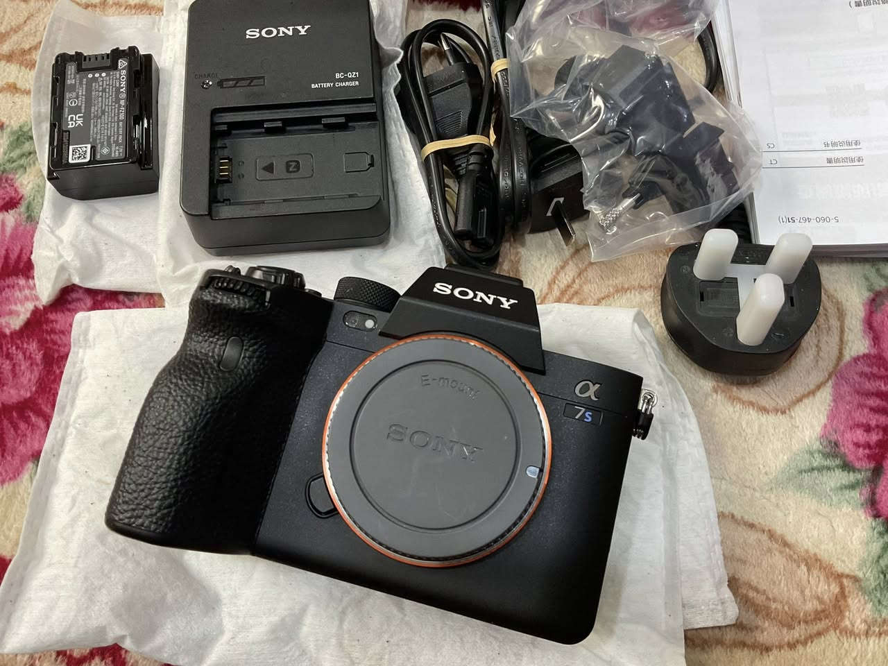 سوني a7S3 اخت الجديد نظافه 99%
سعر البدي 3 ملاين  شتر 500 صوره فقط

وعندي عدسات جي ماستر جديد.  بيع او مراوس 
عدسات سوني جديد ما مستخدم 🆕 شركة
عدسه 70-200 جي ماستر 2 
عدسه 24-70 جي ماستر 2
مكاني بابل. بيع او مراوس 
***********
