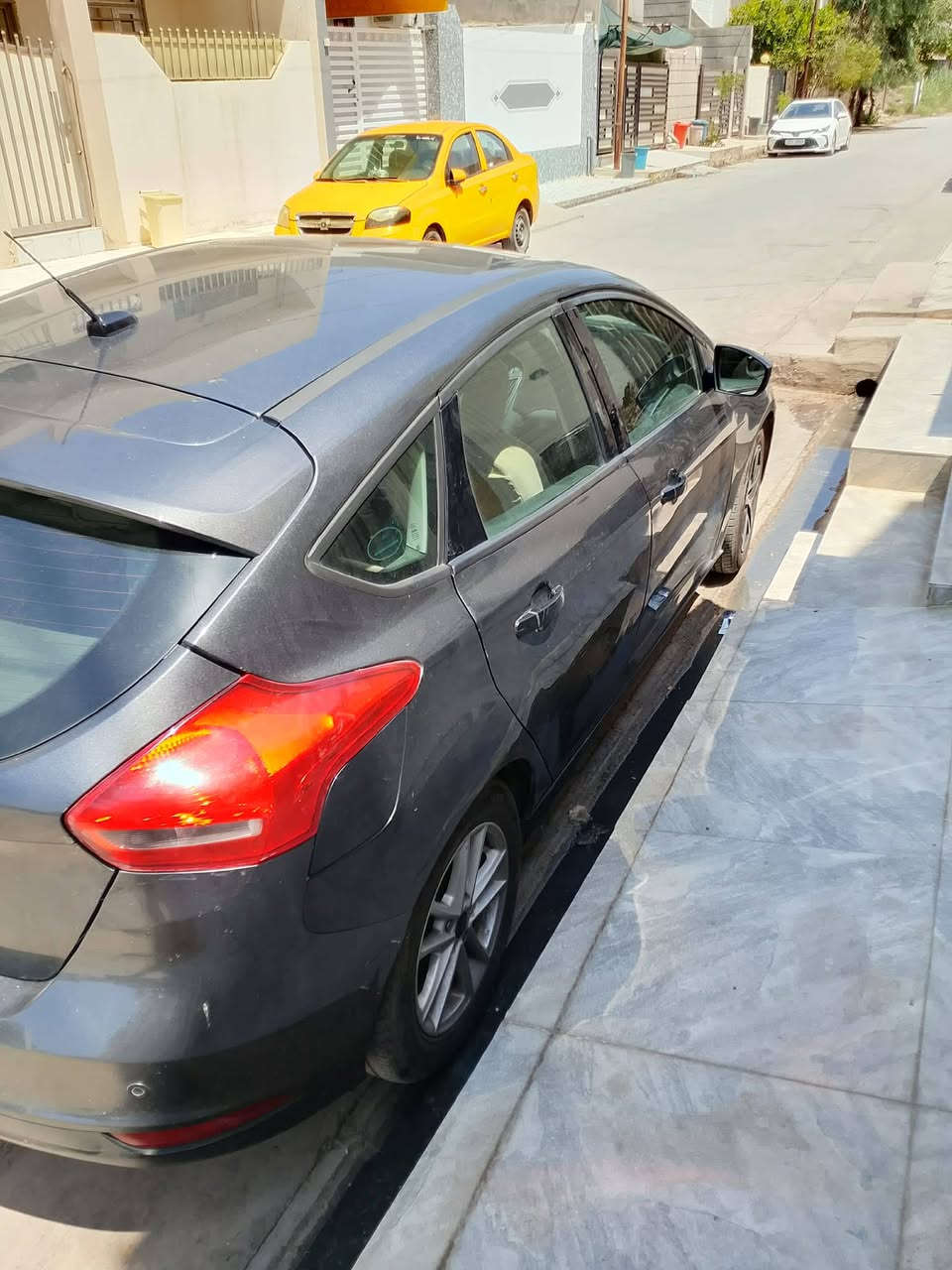 فورت فوكس موديل 17 مكينه حجم 20 .  تنفس طبيعي . المرغوب .. ظرر  بونيد مبدل  جامرلغ بي بارد  فقط سعر 73 ... رقم *********** مكان سياره كركوك
