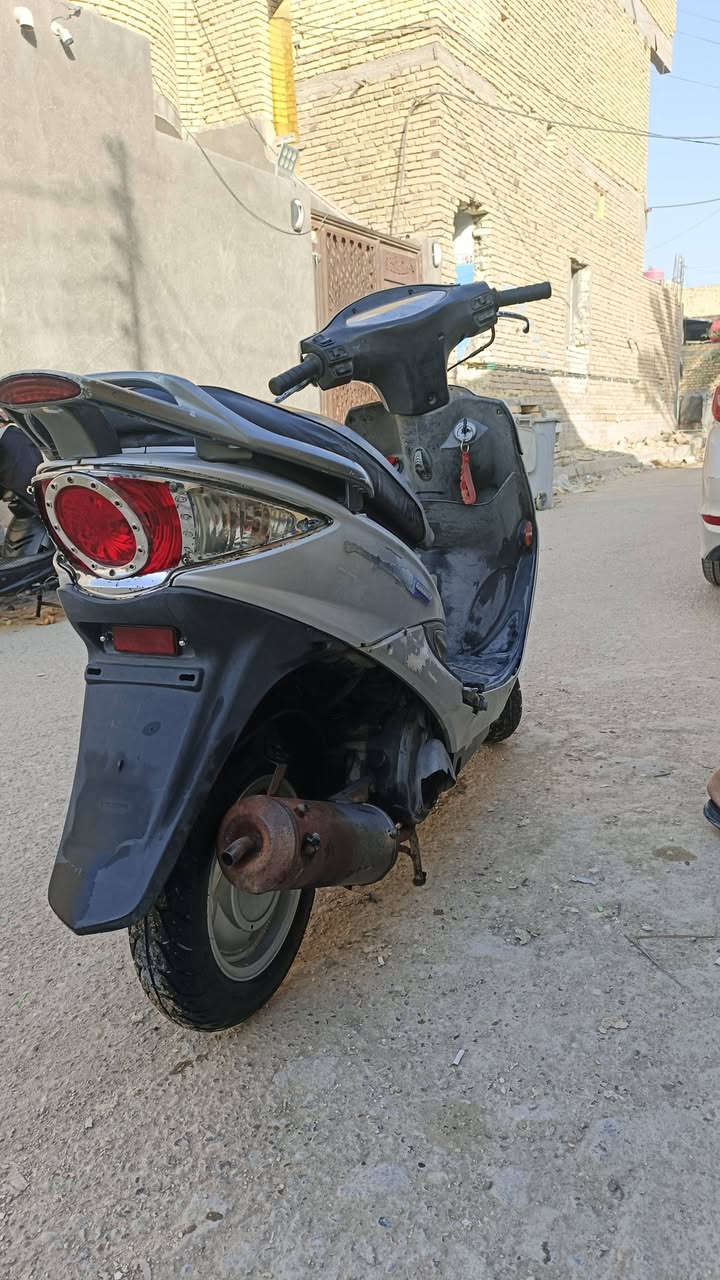 سلام عليكم 
كامكو جيفور دراجه نضيفه كلش ومفتوحه شغل مضبوط مال جناي جاهزه كل نقص مابيها سعرها 400 وبيه مجال مكاني ناصريه حي شهداء الرقم ***********
