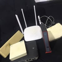 شباب عندي هذني راوترات للبيع شلعه وحده كلهن شغالات شرط الفحص بس النانو...