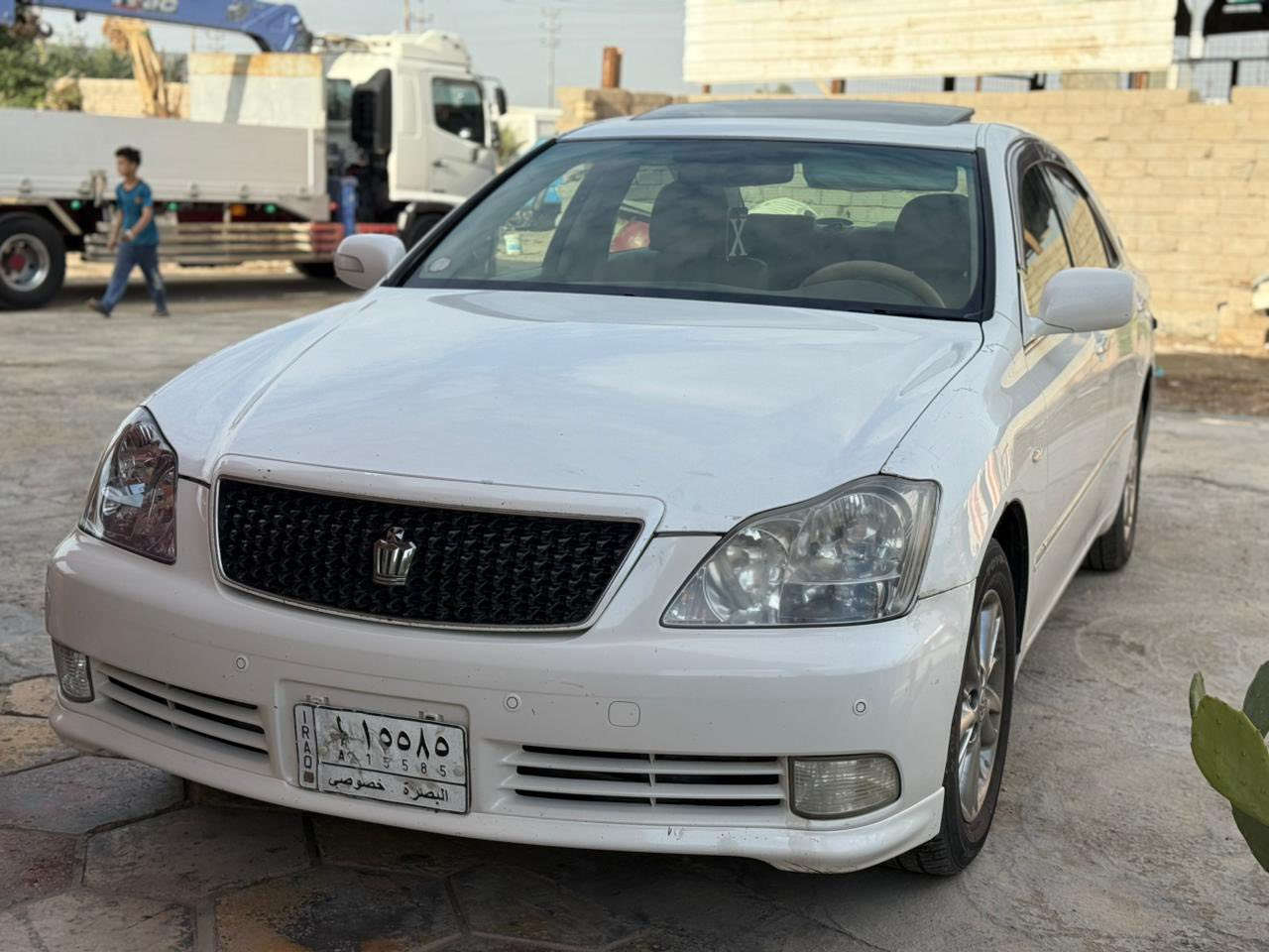 سـلام عليكم 
شاهينه للبيع فقط 
تسجيل جديد قرار 48 بسمي تحويل ثاني يوم  رقم بصره /
مكفوله كفاله عامه من كلشي 
فول واحد عل واحد 1/1 
لون ابيض صدفي 
كرستال اصل 
موديل 2005 
3دكم 
شاصي 182 
داخل بيجي 
غرفه جلد 
فتحه سلايت 
تبريد 3 قطع. تبريد خلفي 
ثلاجه 
برده خلفيه 
كشنات كهربائيه + خزن كشنات 
ستيرن كهربائي 
تبريد ثلج 
حداده 
ويا حجم 15 نفطي + تخم تاير 
سياره جاهزه باقي تفاصيله خاص 
مكان السياره بصره
السعر اتصل وتدلل 
***********
اتصل بدون خاص مكلف بنشر
