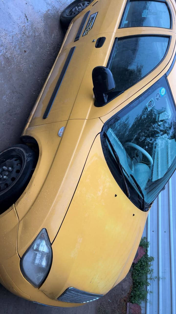 السلام عليكم طيبه 2015للبيع السياره شواصيها بلاديه مابيه صبغ نضيفه رقم انكليزي مصفره هيئه وضربه السعر 35وبيها مجال عنوان بغداد السيديه ***********
