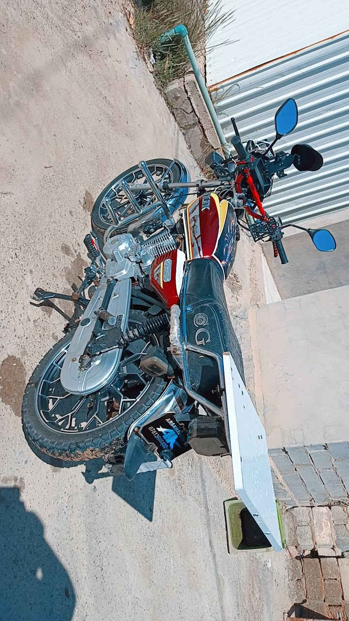 السلام عليكم ايراني موديل23 تشغيل عن بعد بصمه كهربائيات كله شغاله محرك 150 كبس ممفتوح السعر 750 وبيه مجال شي قليل اوراق فقط منفيس


**إذا كنت صاحب هذا الإعلان وتريد حذفه لأي سبب، رجاءا أرسل رسالة إلى الدعم الفني**