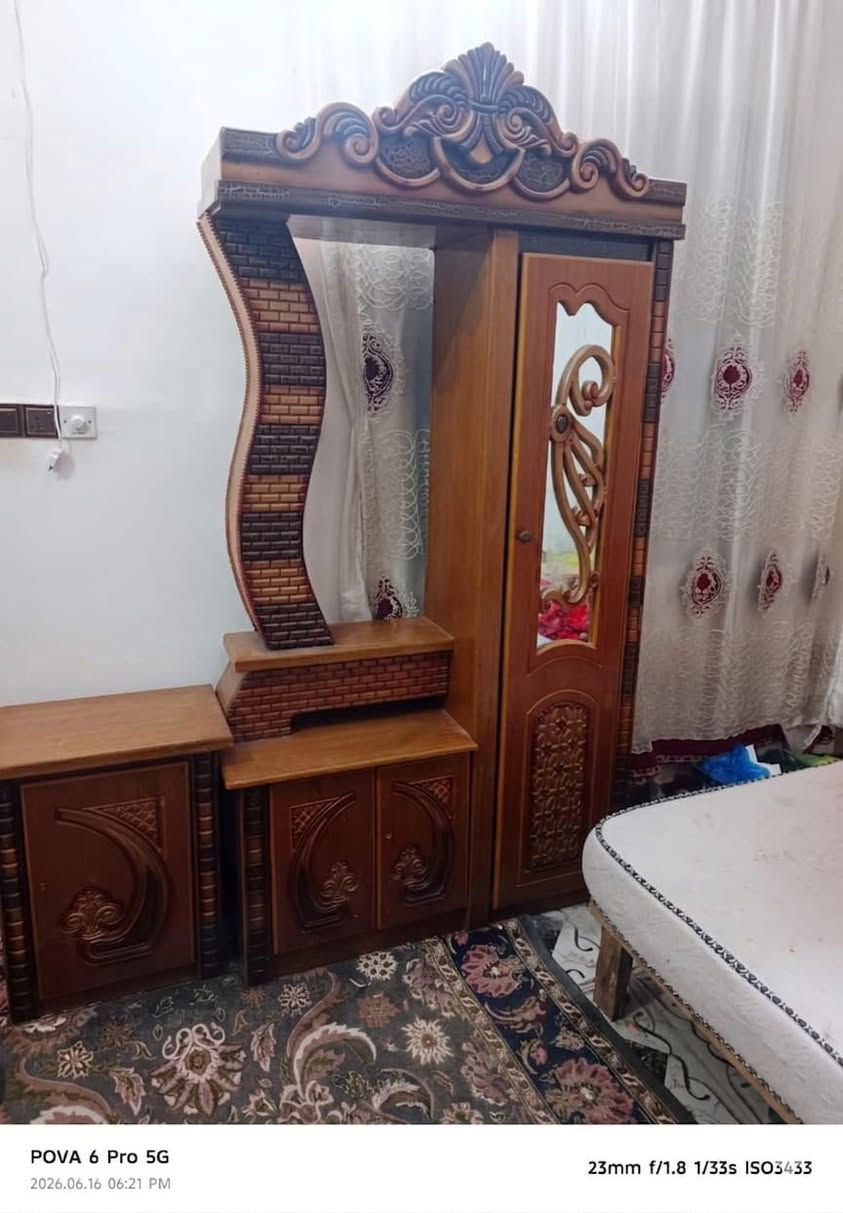 مرحبا غرفه للبيع نظيفه مثل الصور عنواني قرب سجن الاصلاحي مقابيل منطقه السبل سعرها ٦٥٠ وبيه مجال اليريده يتصل او يراسل على الرقم ***********
