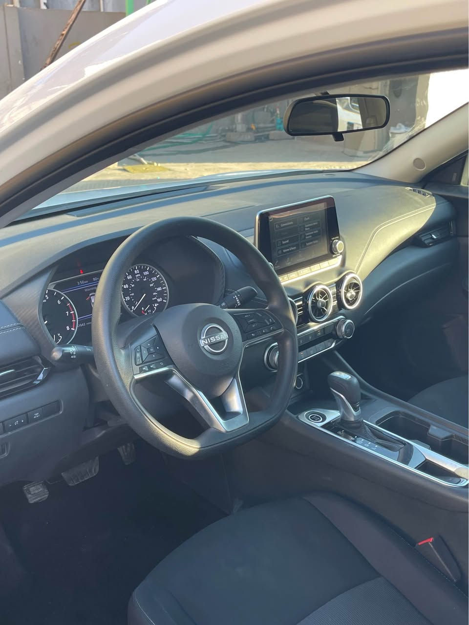 NISSAN SENTRA 2024 SV
بجم و خلفي كبس
باب و جملغ صبغ 
بدون دواخل 
ايرباك فقط واحد دكمه
سيارة جاهز بدون مصرف 
موصفات SV
سعر 138$ 
*********** أربيل, العراق
