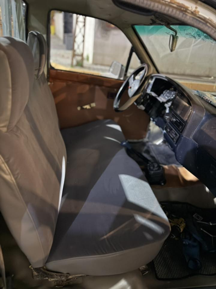 سلام عليكم للبيع تيوتا موديل89 رقم صلاح الدين انكليزي سنوية لل30 تخم تاير شاصي مكفول محرك لاصرف ولاتبخير صدر جديد كهربائيات كلها شغالة محرك كروسيدا 
الرقم:***********
السعر43$وبيها مجال
