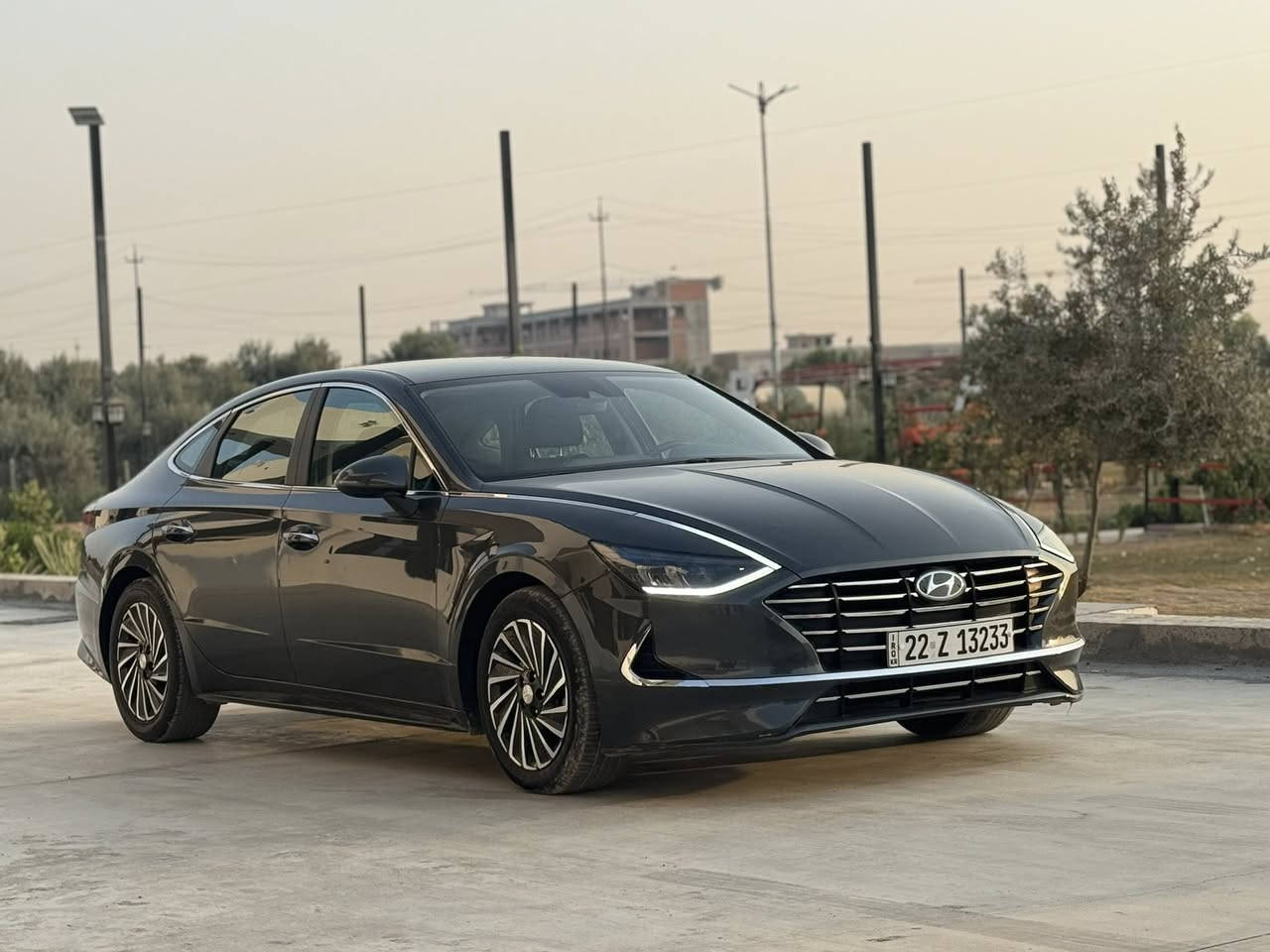 هيونداي سوناتا SEL – هايبرد 2022
📍 رقم اربيل بأسمي 

 • 

 •  بدون صبغ فقط جاملغ تبديل شركة نفس اللون

 • جميع الإيرباكات سليمة ✅

⸻

مواصفات SEL هايبرد

🔋 النظام الهجين:

 • محرك 2.0L هايبرد (بنزين + كهرباء)

 • صرفية وقود اقتصادية جداً  5 لتر لكل 100 كيلومتر

 • شحن ذاتي للبطارية أثناء القيادة

     ￼• بصمة تشغيل + تشغيل عن بعد 

 • بصمة أبواب + دخول ذكي

 • كشنات أمامية كهرباء

 • تدفئة كشنات

 • سايد بريك إلكتروني + Auto Hold

 • تبريد  امامي وخلفي 

 • شحن وايرلس

 • شفتات ستيرن تبترونيك كير بالستيرن

 • 5 أنظمة قيادة

 • فتح الصندوق تلقائياً عند الاقتراب

 • إضاءة داخلية ذكية

             انظمة السلامة الذكية Hyundai SmartSense:

 • مانع تصادم أمامي

 • مانع تصادم مع المشاة

 • نظام المحافظة على المسار

 • تحذير الخروج عن المسار

 • النقطة العمياء + مانع تصادم جانبي

 • رادارات امامية + خلفية + جانبية

 • كروز كنترول ذكي مع التوقف التلقائي

 • قيادة ذاتية

 • نظام قراءة إشارات الطريق

 • تحذير انتباه السائق

 • بصمة تشغيل + تشغيل عن بُعد

 • بصمة أبواب + دخول ذكي

 • كشنات أمامية كهرباء

 • تدفئة كشنات

 • سايد بريك إلكتروني + Auto Hold

 • تبريد قطعتين (Dual Zone)

 • شحن وايرلس

 • شفتات ستيرن

 • 5 أنظمة قيادة

 • فتح الشنطة تلقائياً عند الاقتراب

 • إضاءة داخلية ذكية

⸻

📱 التقنيات والترفيه:

 • شاشة كبيرة

 • كاميرا خلفية

 • شاشة عدادات رقمية

 Bluetooth / Apple CarPlay / Android Auto

 • نظام صوتي عالي الجودة base 🔈 

 • LED لايت + زنون عالي

 • تحكم بارتفاع وقوة الإضاءة

 • إضاءة نهارية وليلية

 • ويل كروم

 • مرايا كهرباء مع إشارات

⸻

💰 السعر: 177

📍 السيارة في اربيل او موصل

 

 ***********

 

 ‏WhatsApp ***********

‏*********** ￼ WhatsApp
