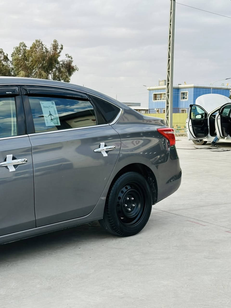 السلام عليكم سنترا للبيع 2018رقم صلاح الدين دولي باسمي هزه سنويه كله جديد تحويل ثاني يوم 

ماشيه 136
محرك كير شرط لا تنقيص ولا تبخير 
تبريد تدفئه شغال 
ضررها فقط دعاميه بدون دواخل بدون صبغ بدون تبديل فقط دعاميه اماميه 
تحكمات ستيرن 
شاشه كأمره 
كهربائياتها كلها شغال 
وباقي مواصفات معروفه ب سنترا مكان السياره تكريت شراي اتصل ع رقم وتدلل ***********
