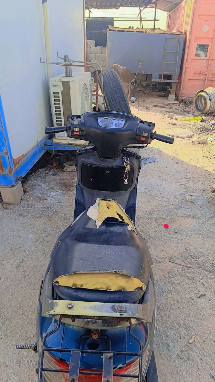 دراجه فراشه للبيع مجفته انه مجفتها بيدي الله شاهد بستم بوشه جديد عوزها بس باتري كابريته جديده سعر 350 وبيها مجال مكاني البصره العاليه اتصال او واتساب ***********
