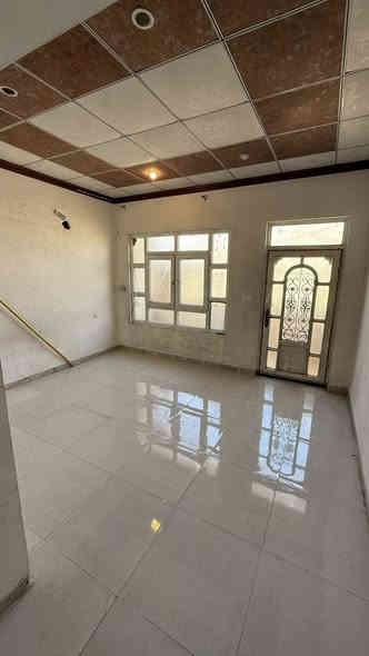 دار للبيع في حي الرفاق قرب شارع جامع الروضة المحمدية
مساحة الدار 100 متر 

يحتوي على 3 غرف نوم ومطبخ وصالة كبيرة وحمامات وكراج وسطح ومنور 

تحويل مباشر الى المشتري

بناء 2014 

للاستفسار اكثر اتصال على ارقام المكتب 
***********
بلديات الشارع العام مقابل منتزه للكفائات الاولى قرب مطعم دجاج غازي
