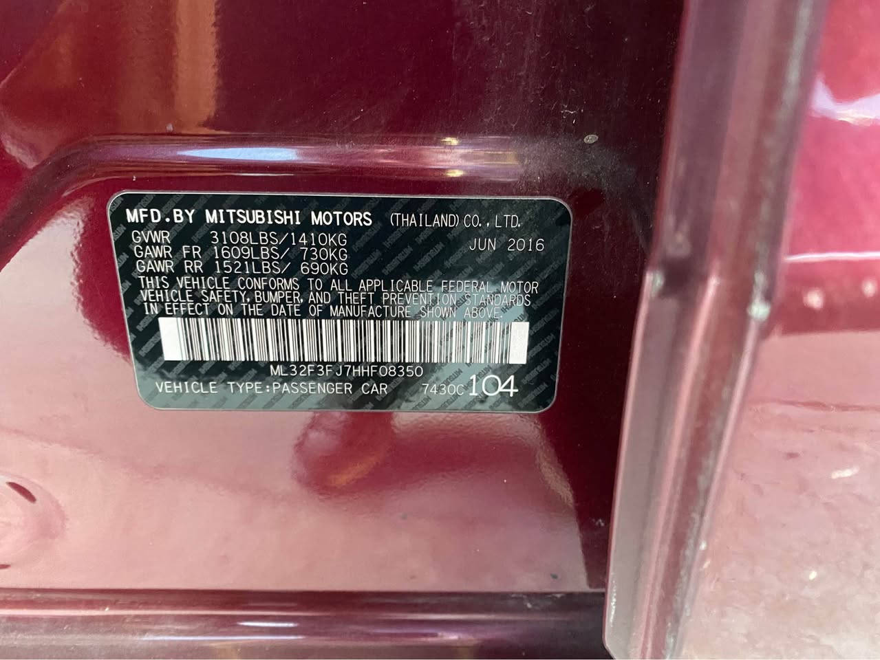 میراج مۆدیل ٢٠١٧ مواسفات گیر تماتیک و چوار جام کارەبا و ABS و تراکشن سیارەکە ٥ پارچەی سبوغە بەبێ ژۆرێ ٣ پارچەی پێشی و دوو جاملغی پشتەوە رەقەم و شانسیم دانایە تەنها ئیرباگی سوکانی سیستەمە گیر و مکینە و تەبرید بەشەرت بەناو کردن و غرامە بەشەرت نرخی تەنها ٧٥ وەرەقە و کەمیک مجال شوین هەولیر *********** أربيل, العراق
