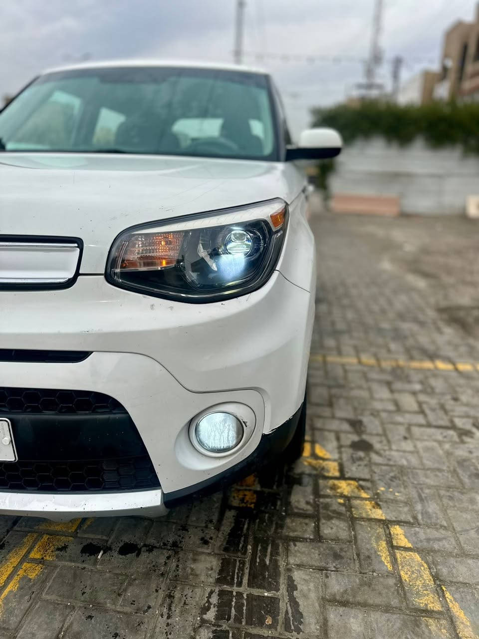 السلام عليكم 
كيا صول 2018 للبيع رقم بغداد بأسمي محرك 2000 cc كير مكينة تبريد تدفئة صدرها جديد تخم تايرات تحويل ثاني يوم 
السيارة كلش نظيفة وجاهزة ضررها جداً بسيط صورة الحادث بالمنشور
السعر 123 وبيها مجال 
 المكان بغداد اليرموك
***********
