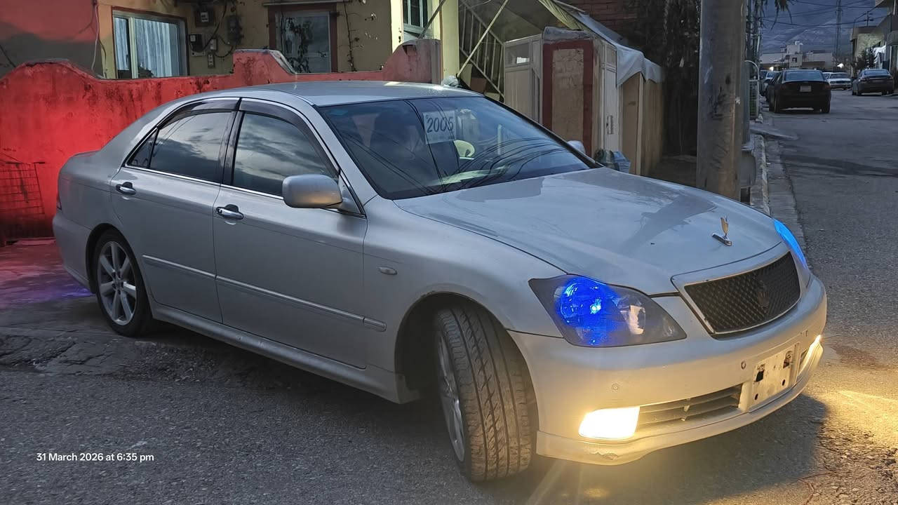 سه ره تا به ناوی خوا
له سه ر ایزنی ئه دمینی به ریز
شاهینه موس موس182
2005
جلدو هیته ر
3دوگمه
کوشن کاره با
جامی هه لگیراوه
یه ک پارجه بویاخ
سه قفی وه ک شوشه یه
لایت ناوجه ی کویر
بی ده عمو لیداروی بی جال
جوار تایه و ویلی دنگه لوک
که فه ر گوراو شانسی به شه ره ت 
بریک و ساردو گه رم مه زبوت
تکایه گه ر مشته ری نیت سه ری خوتو منیش مه یه شینه له گه ل ریزم
***********
