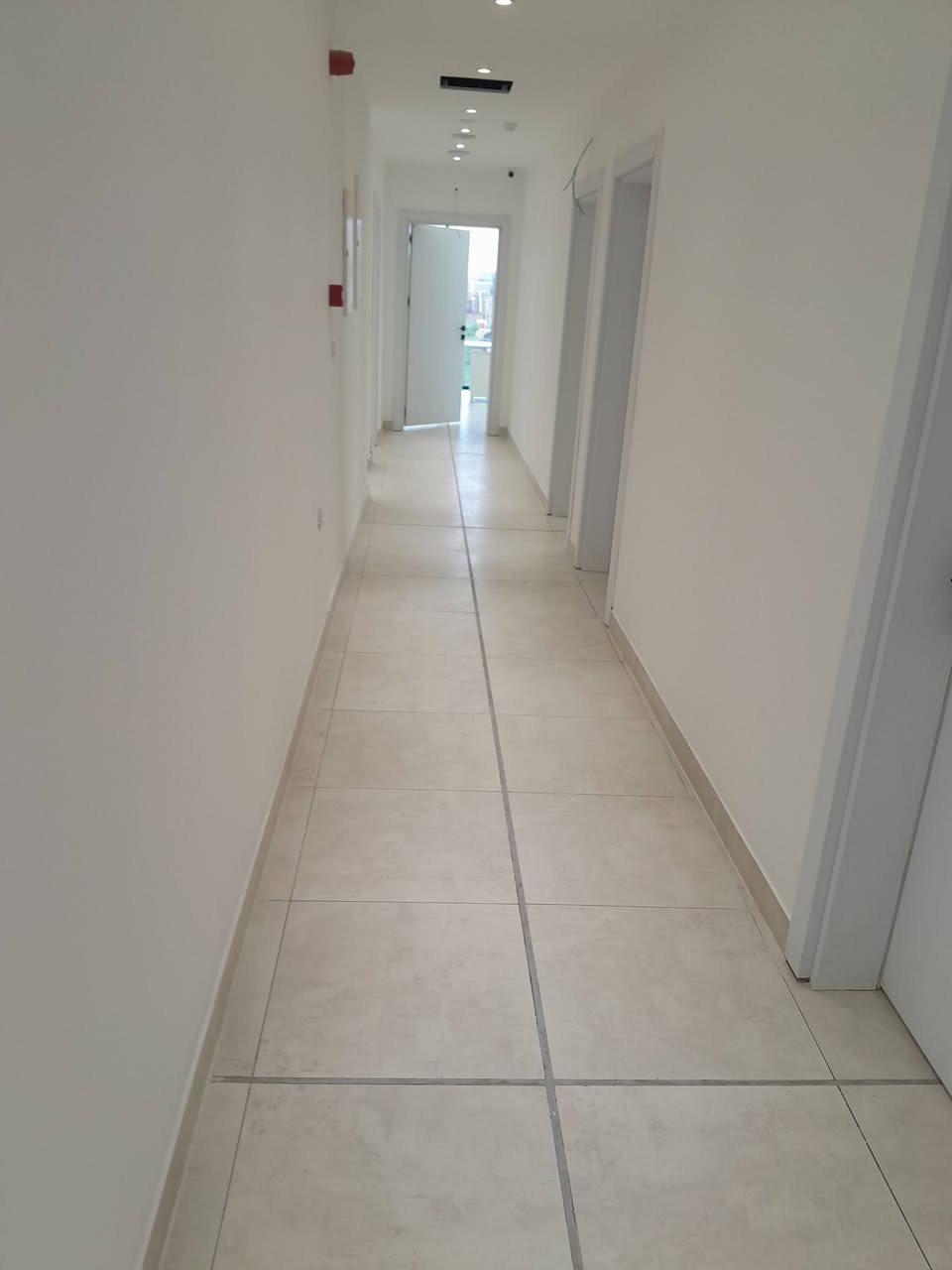 هل تبحثون عن شركة تنظيف موثوقة وذات كفاءة عالية؟
تقدم لكم شركة ديلوكس  للتنظيف عروض مناسبه باسعار تنافسية 
خدماتنا تشمل: جلي وتلميع الأرضيات، تنظيف الحمامات والأسطح، تعطير المنزل... وغيرها!
كادر متخصص في تنظيف المنازل والشركات
احصل على راحة البال مع أسعار مناسبة. اتصل الآن 
*********** أو مراسلتنا عبر الصفحة أو الواتساب
