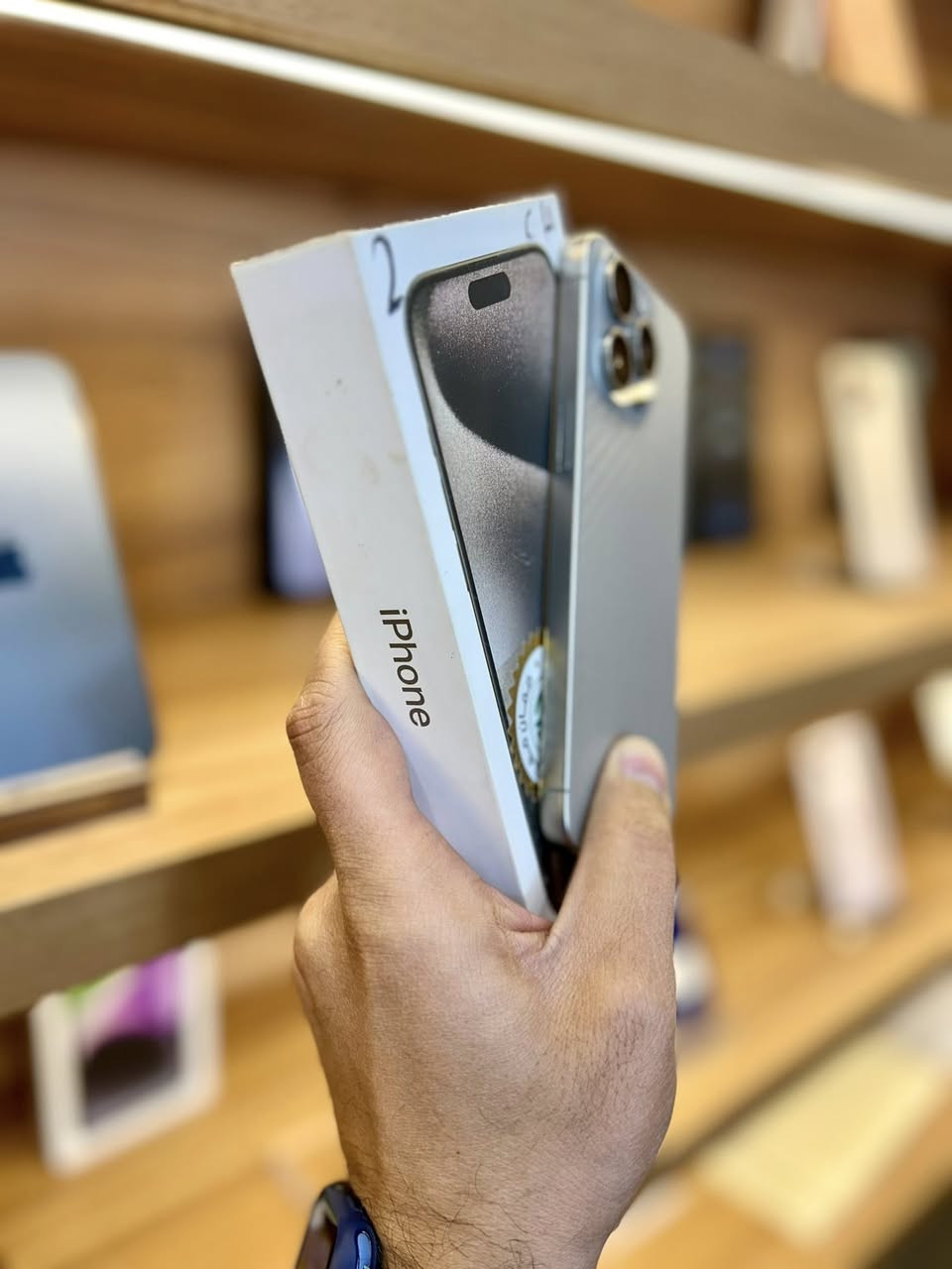 15 برو ماكس ، دبل شريحة
ذاكرة 256 كيكا 
بطارية 90‎%‎ اصلية 
الجهاز مع كامل المحلقات 
بسعر 🔥 🔥 🔥 

العنوان :- النجف الاشرف - مجمع الشراع الترفيهي - مجاور مطعم الكلحة ..

للطلب والاستفسار ( *********** ) او مباشر على الصفحة
