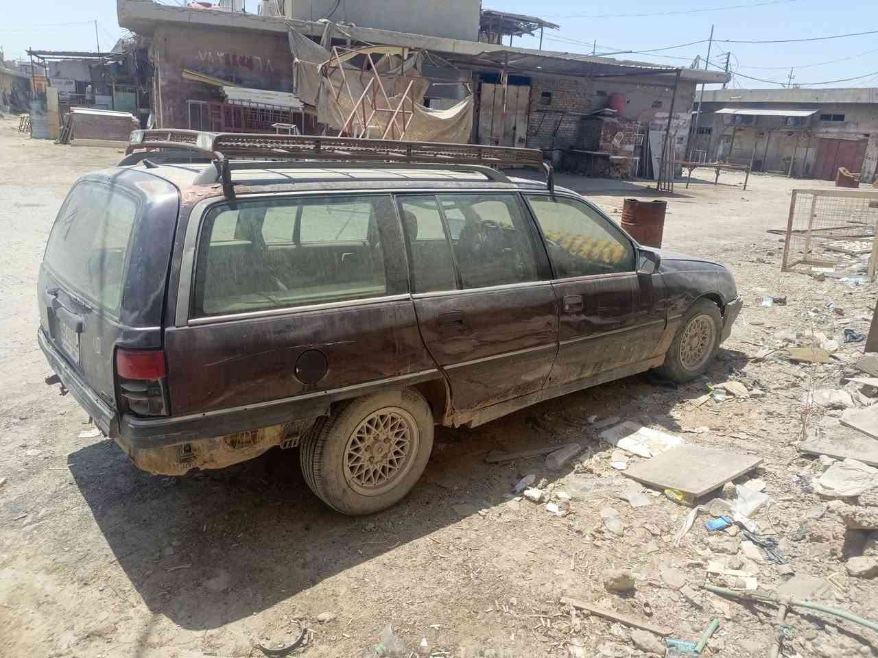 السلام عليكم سياره اوبل اوميكا للبيع رقم بغداد  ر  شغاله و تمشي وترهم تسقيط اتصال على الرقم ***********
