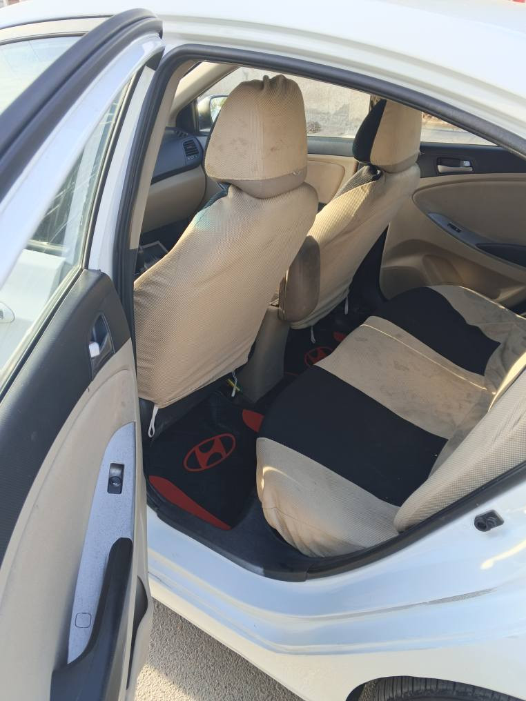 السلام وعليكم 
للبيع اكسنت مضلع 
موديل 17 
رقم بغداد 
118 وبيها مجال بسيط 
عنوان بغداد شارع فلسطين 
*********** بغداد, العراق
