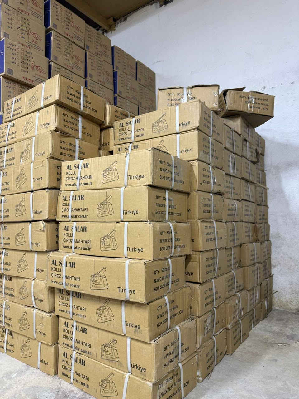 عصفور تركي ذهبي 🥇ثقيل كارتون ٥٠ 

متوفر توصيل 🚚جميع محافظات العراق
واتساب:***********
