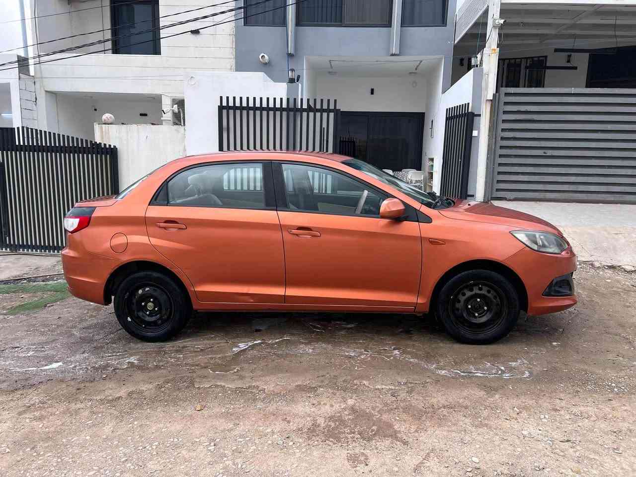 شيري فلاوين 2014
كير محرك شرط
تبريد❄️
كشنات جلد 
كير عادي
سوكان فوليوم
سياره بدون ضرر او صبغ 
حداديه جديد 
تايرات جديد 
باتري جديد 
مكان سياره كويه
شراي خابر او تدلل
***********
*********** كركوك, العراق
