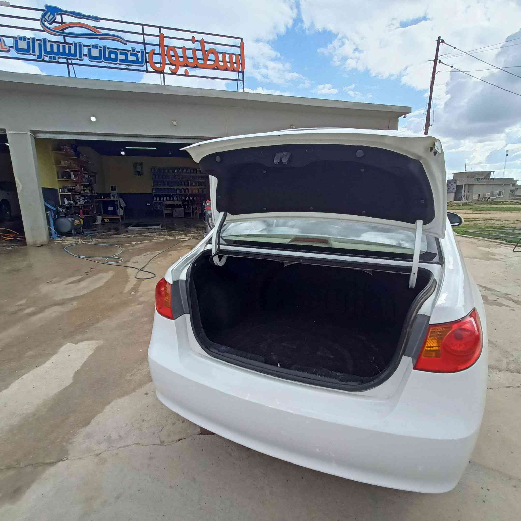 السلام عليكم النترا للبيع مالت العيد بدون ضرر ملاحظتين بيه
موديل 2010
خليجي محرك16 دكشن ناصي محرك كير تحويل بشرط سيارة جديده بالنايلون
موصل ناحية الشورة  ***********
السعر 115وبيه مجال
