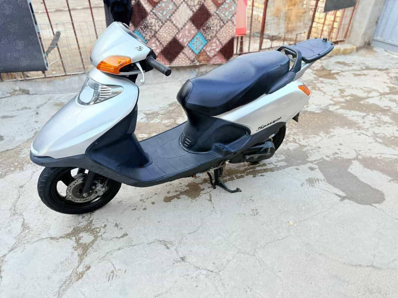 سلام عليكم دراجه سبيسي رمبه صاله شهر من طالعه من رمبه كفراته سود الاصليات موجودات مكفوله كفاله عامه مكينه تخبل
نضافه فول مكان كوت فلاحيه مكلف بنشر رقم راعيه ***********. سعره مليون و500وبيه مجال
